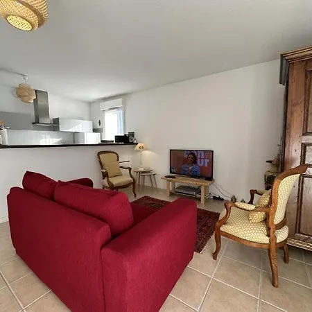 Apartment La Rochebardiere